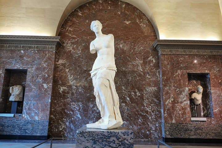 Versailles Palace & Louvre Museum Private Day Tour from Paris — photo 13