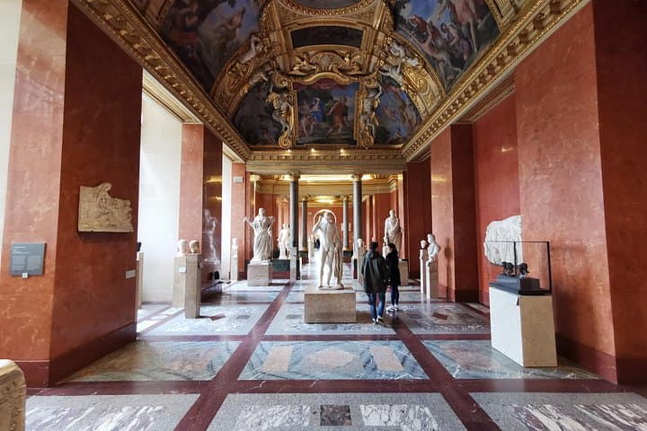 Versailles Palace & Louvre Museum Private Day Tour from Paris — photo 16