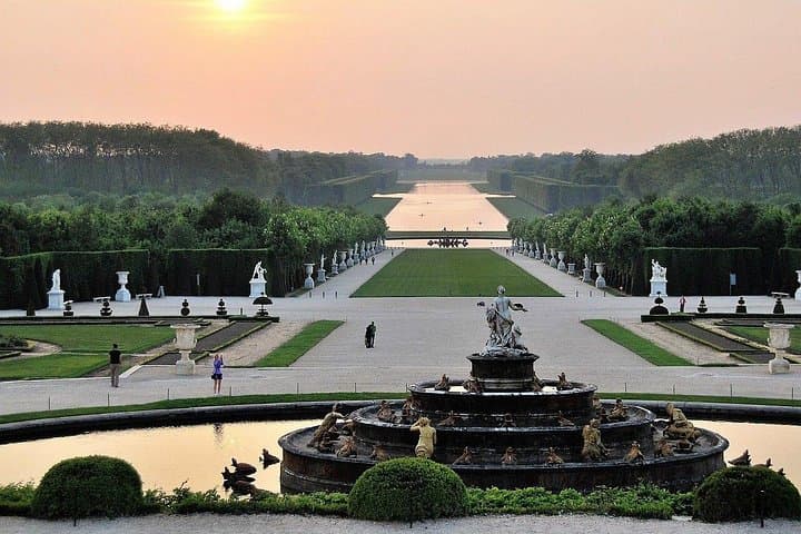 Excursion to Versailles by train with entrance to the Palace and Gardens — photo 9