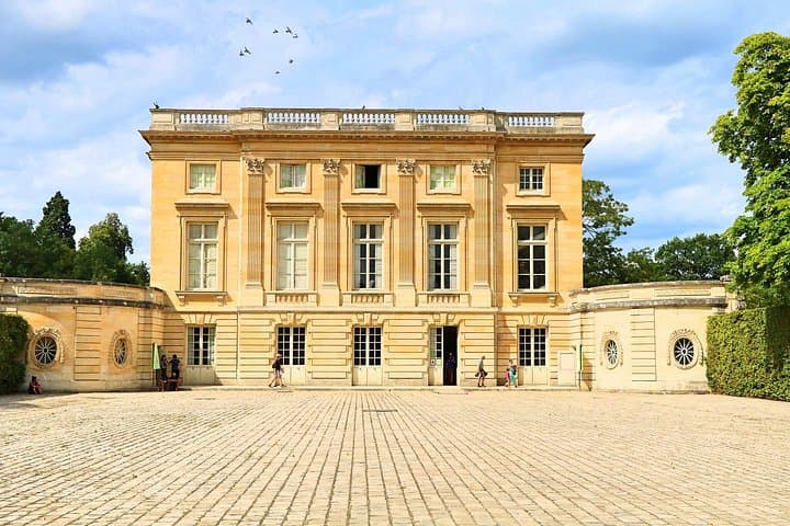 Versailles Palace Best of Estate Private Day Tour with Lunch & Queen's Hamlet — photo 3