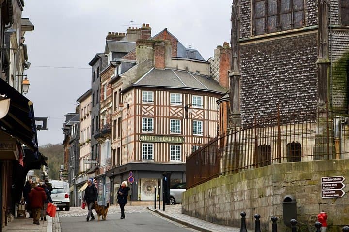 Private Normandy Live guided Rouen, Honfleur, Deauville Trip — photo 14