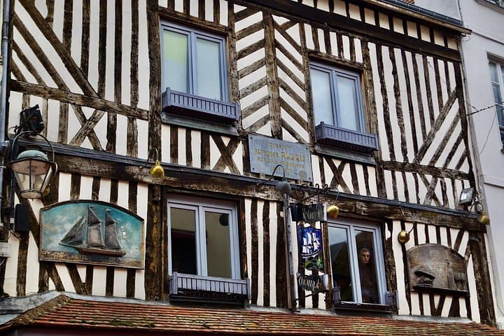 Private Normandy Live guided Rouen, Honfleur, Deauville Trip — photo 6
