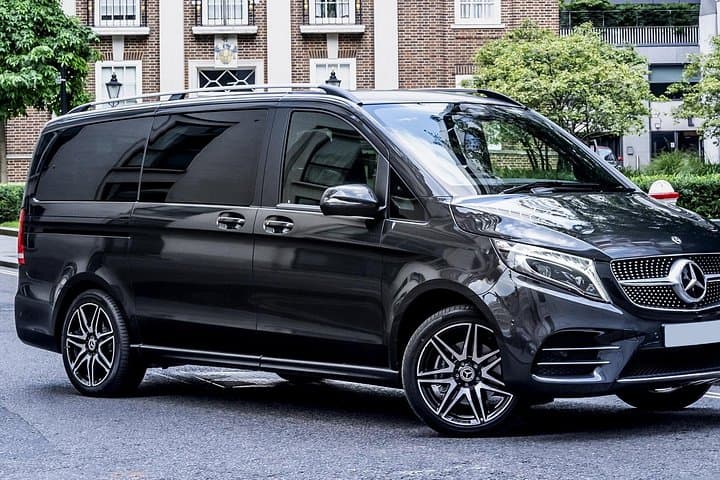 Arrival Private Transfers : Bordeaux Airport BOD to Bordeaux in Luxury Van