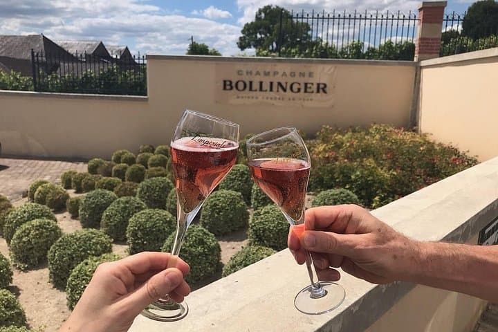 Epernay and Vineyards with Champagne Tasting