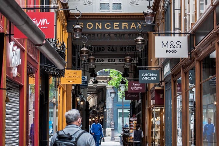 Private Tour of Parisian Markets including hidden passages with a local — photo 4