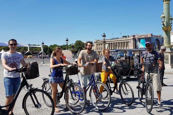 Bike Paris treasures with a live guide - Families & Friends — photo 6