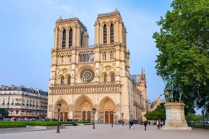 Arrival Transfer from Paris Airport CDG to Paris in Private Car — photo 4