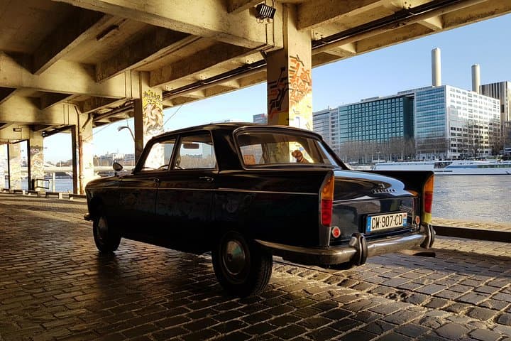 Paris Private Tour by Vintage Car with Wine Tasting — photo 6