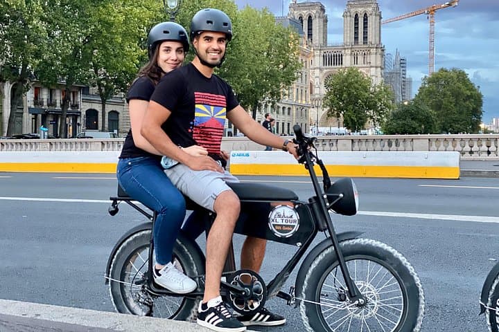 Paris Sightseeing Family Friendly Guided Electric Bike Tour — photo 5