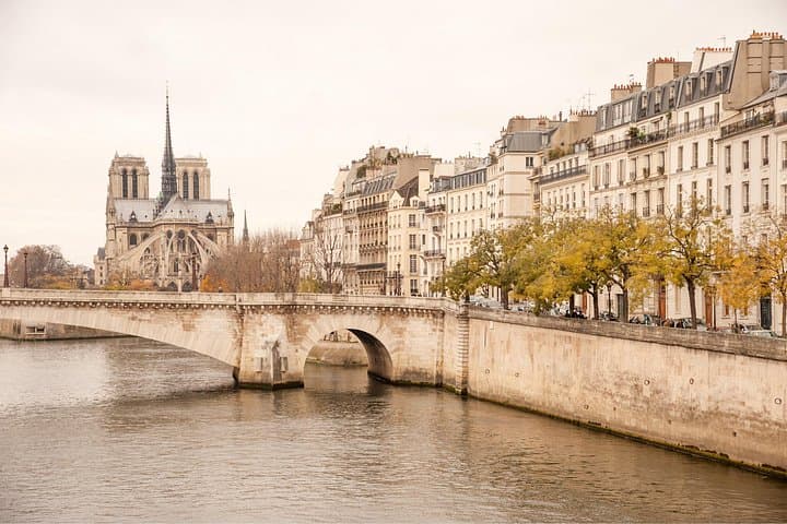 Paris Private Tour: Highlights, Top Quarters & Eiffel Tower — photo 12