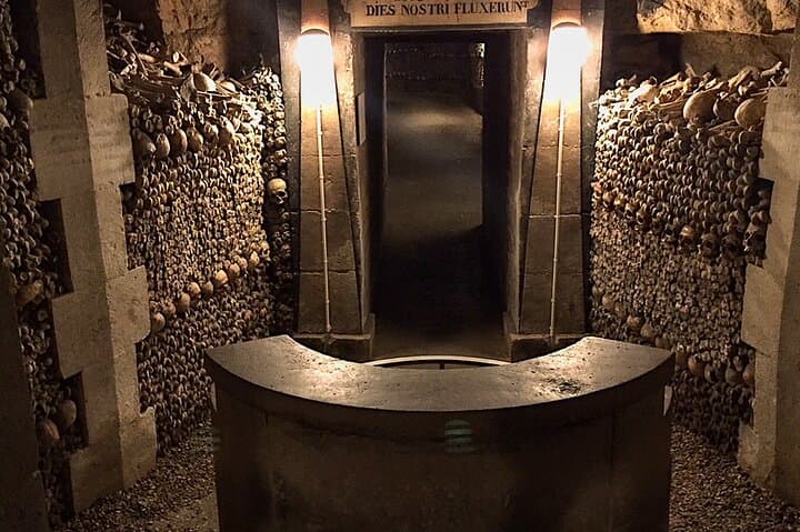 Catacombs of Paris Small Group Restricted Access Tour — photo 5