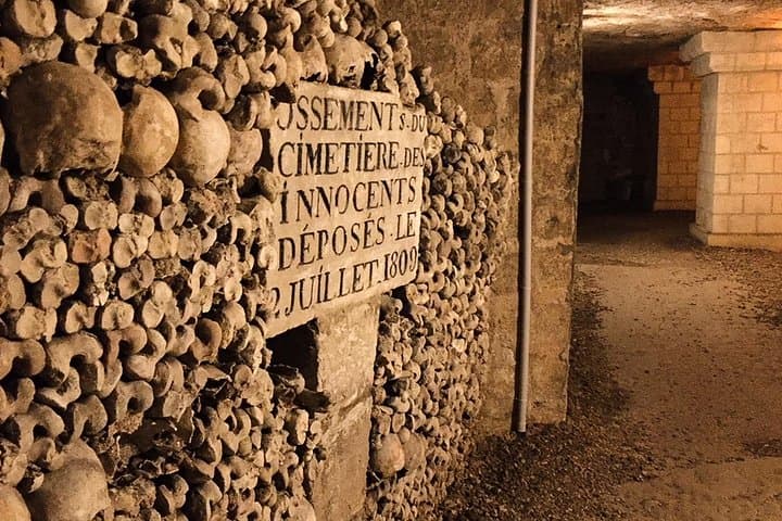 Catacombs of Paris Small Group Restricted Access Tour — photo 2