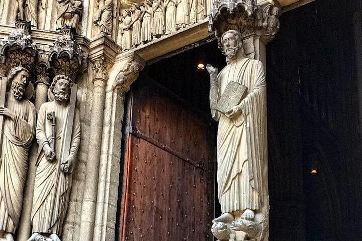 Private Chartres Cathedral Tour (5h) Driver & Guide — photo 7