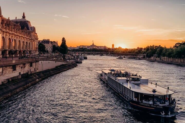 Paris Capitaine Fracasse 3 Course Seine River Dinner Cruise — photo 1