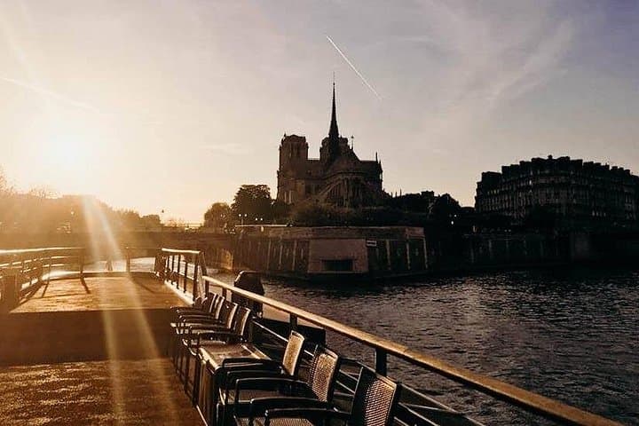 Paris Capitaine Fracasse 3 Course Seine River Dinner Cruise — photo 9