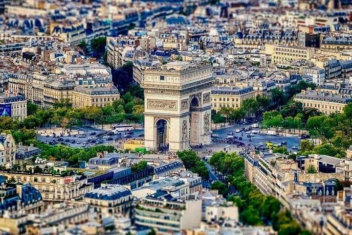 7 day Paris Must-Do Burgundy Champagne Culture Wine Small Group15 — photo 9
