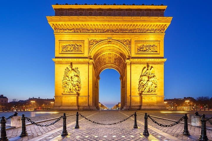 Private Transfer Paris Train Station to Hotel by V-Class — photo 13
