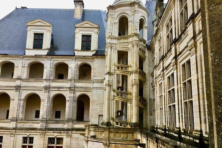 Private 3 Loire Castles Live Guided with Wine tasting from Paris — photo 8