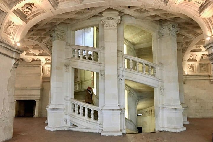 Private 3 Loire Castles Live Guided with Wine tasting from Paris — photo 16