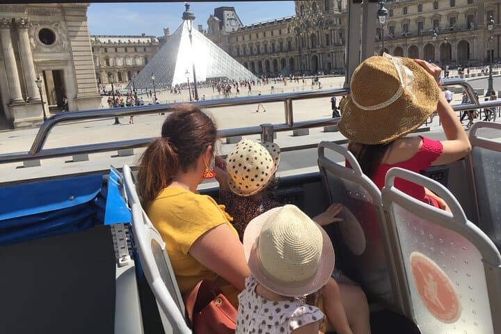 Paris Tootbus Kids Tour Sightseeing Live Guided Tour — photo 7