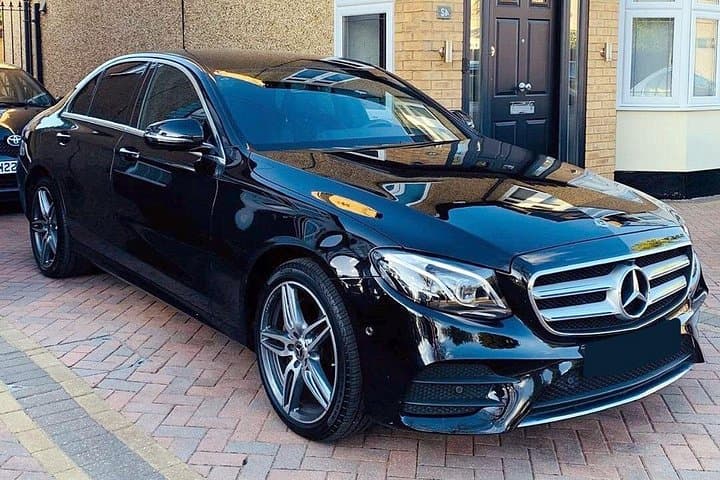 Airport Transfer: Paris Airport CDG to Paris City by Business Car — photo 4