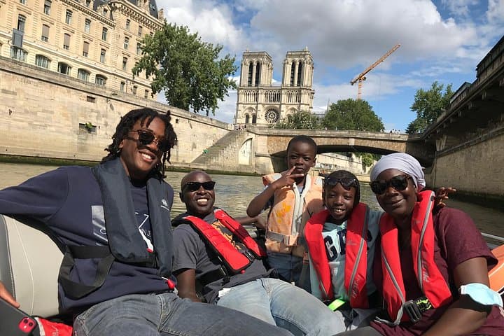 Paris Seine River Private or Shared Boat Tour — photo 9