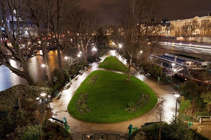 Dark Heart of Paris: History, Legends & Mysteries Walking Tour — photo 8
