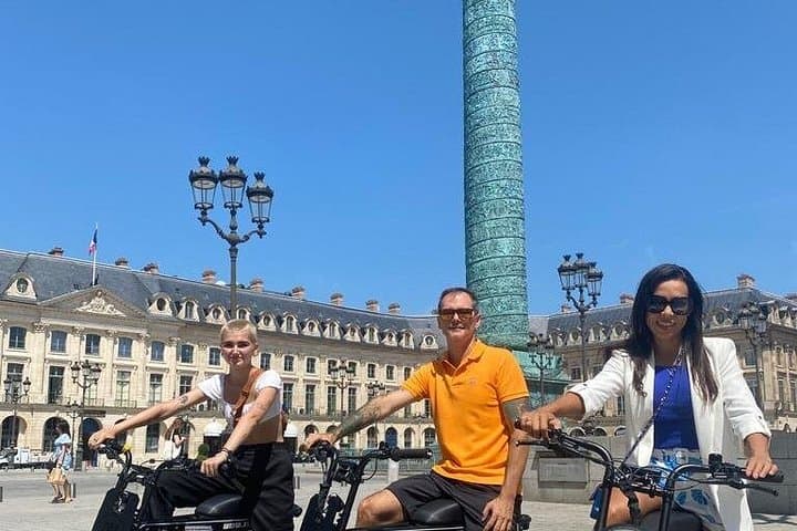 Paris Sightseeing Family Friendly Guided Electric Bike Tour — photo 10