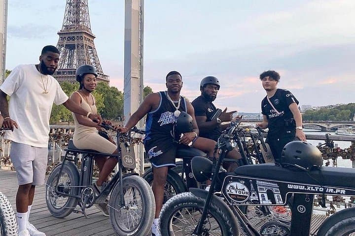 Paris Sightseeing Family Friendly Guided Electric Bike Tour — photo 11