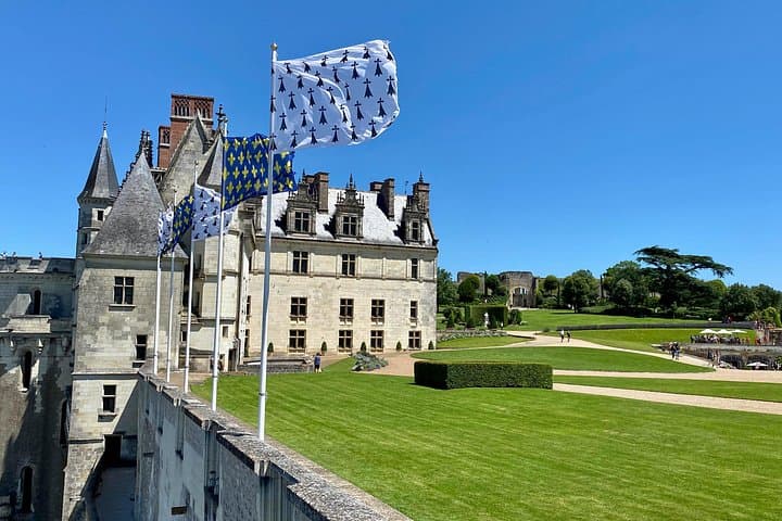 Live Guided Chenonceau, Chambord, Amboise Castles trip from Paris — photo 13