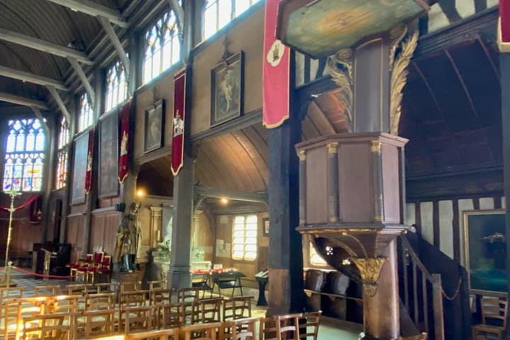 Private Mont Saint-Michel, Honfleur Trip from Paris by Mercedes — photo 12
