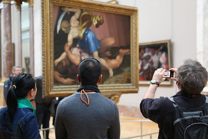 Louvre Museum Private Guided Tour with Access — photo 9