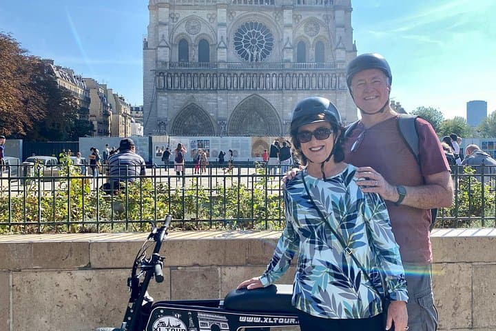 Paris Sightseeing Family Friendly Guided Electric Bike Tour — photo 13