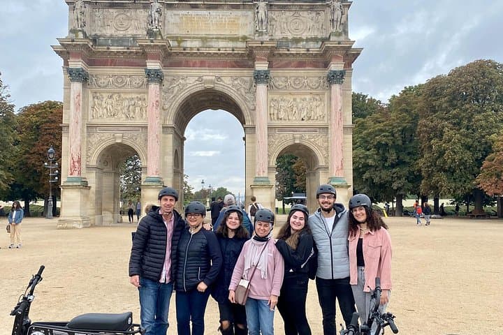 Paris Sightseeing Family Friendly Guided Electric Bike Tour — photo 17