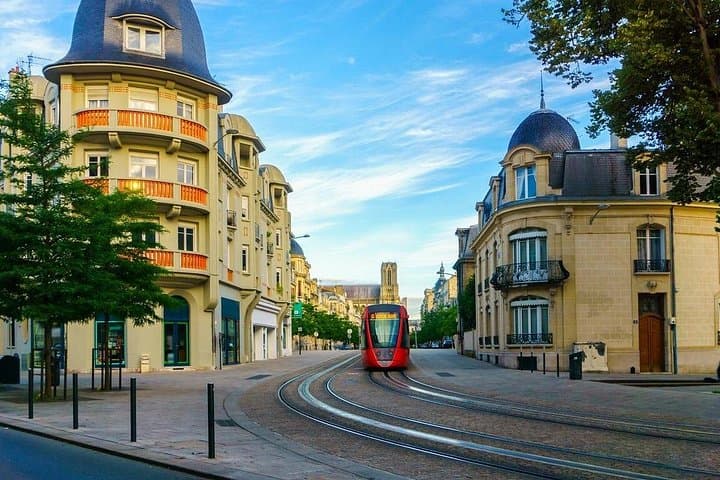 Paris to Reims one way or round-trip transfer in Sedan Car or Van — photo 7