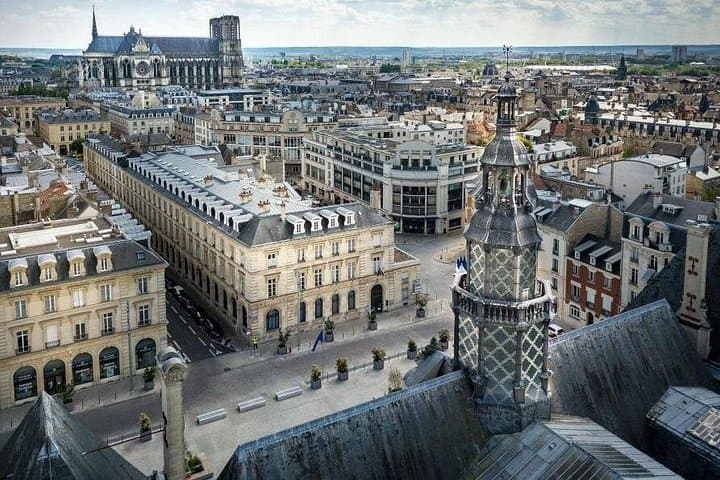 Paris to Reims one way or round-trip transfer in Sedan Car or Van — photo 8