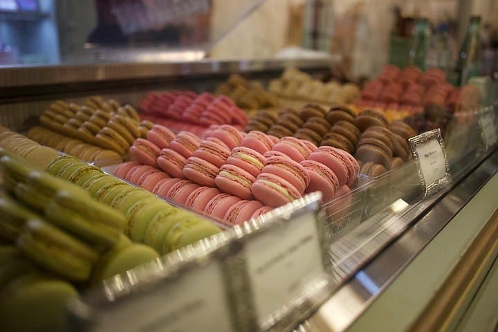 Crepes, Chocolates and Macarons in Montmartre — photo 14