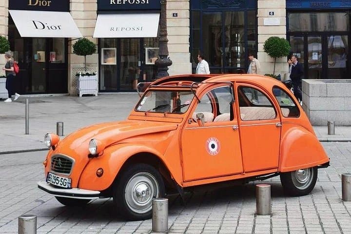 Vintage 2CV Adventure: 1-Hour Paris Highlights Tour — photo 5