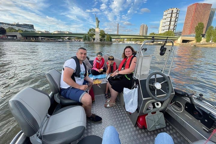 Paris Seine River Private or Shared Boat Tour — photo 18