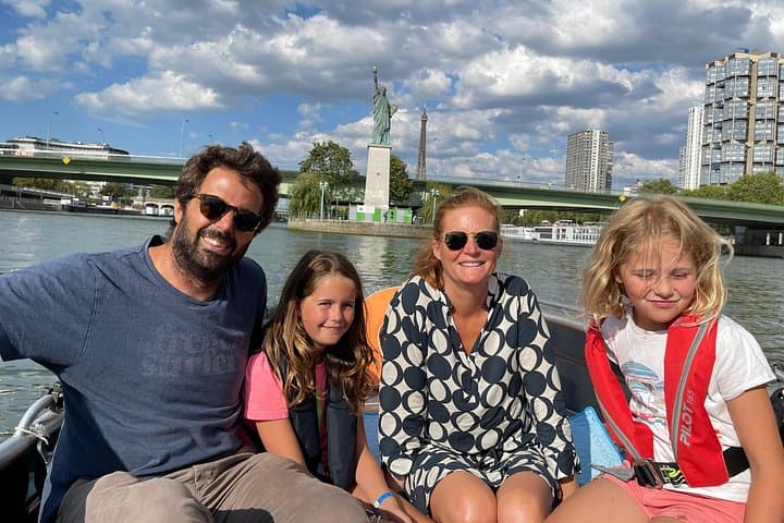 Top Private Cruises in Paris with French Champagne and surprises — photo 19