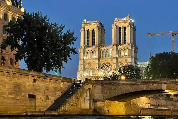 Top Private Cruises in Paris with French Champagne and surprises — photo 18