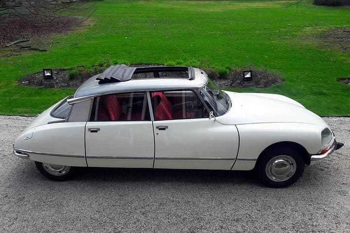 Vintage Car Paris Tour Citroën DS with open roof Paris City Tour — photo 2
