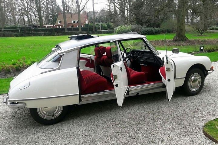 Vintage Car Paris Tour Citroën DS with open roof Paris City Tour — photo 3