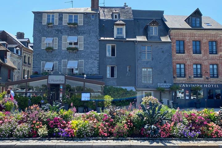 Private Mont Saint-Michel, Honfleur Trip from Paris by Mercedes — photo 14