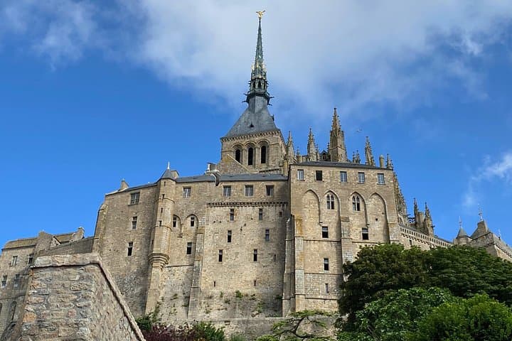 Private Mont Saint-Michel, Honfleur Trip from Paris by Mercedes — photo 16