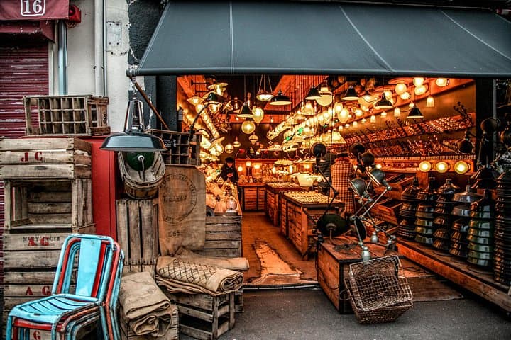 Paris Iconic Saint Ouen Flea Market Small Group Walking Tour — photo 6