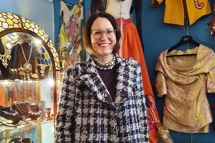 Paris Private Shopping Tour at the Antique Flea Market — photo 9