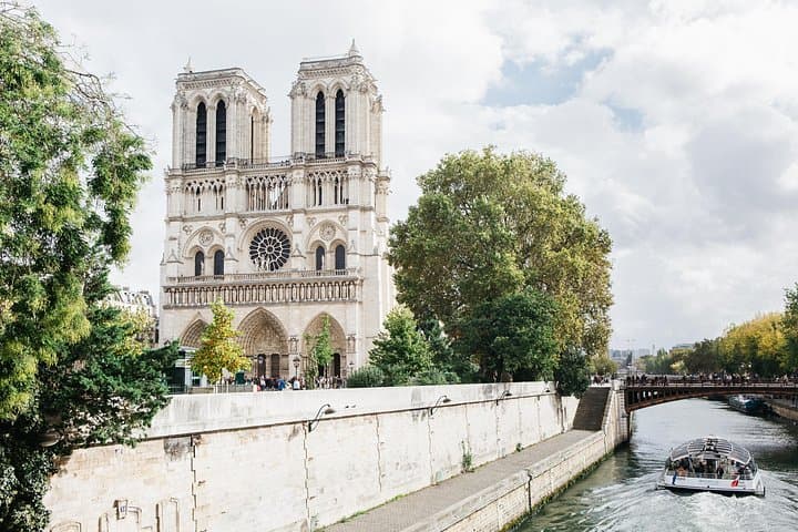 Private Historical Tour of Notre Dame — photo 3