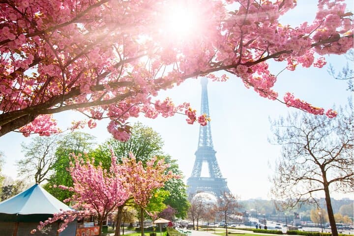 Live, Laugh, Love Along the Seine: Self-Guided Romantic Tour — photo 1