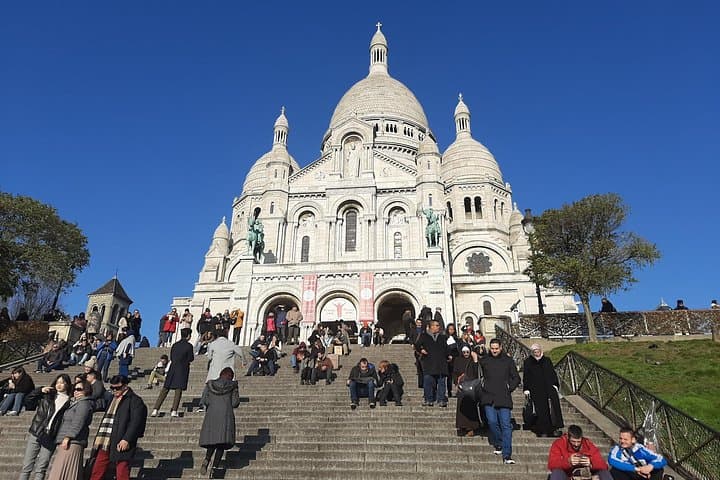 Montmartre/Sacre-Coeur/Paris- Artistic & Bohemian Epicenter — photo 1